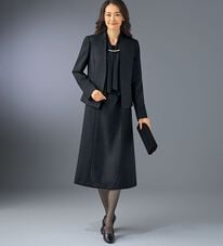 BELLUNA（ベルーナ）の「北陸ジャカードワンピースアンサンブル（パール調アクセ付き）（ブラックフォーマル（喪服・礼服））」