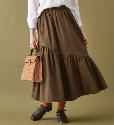 Viola e Viola（ヴィオラ エ ヴィオラ）の「綿起毛素材ななめティアードスカート（ロングスカート）」