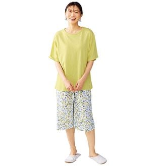 LAVIENNE（ラヴィエンヌ）の「ゆる涼カットソールームウェア（パジャマ・ルームウェア）」｜イエローグリーン系小花柄