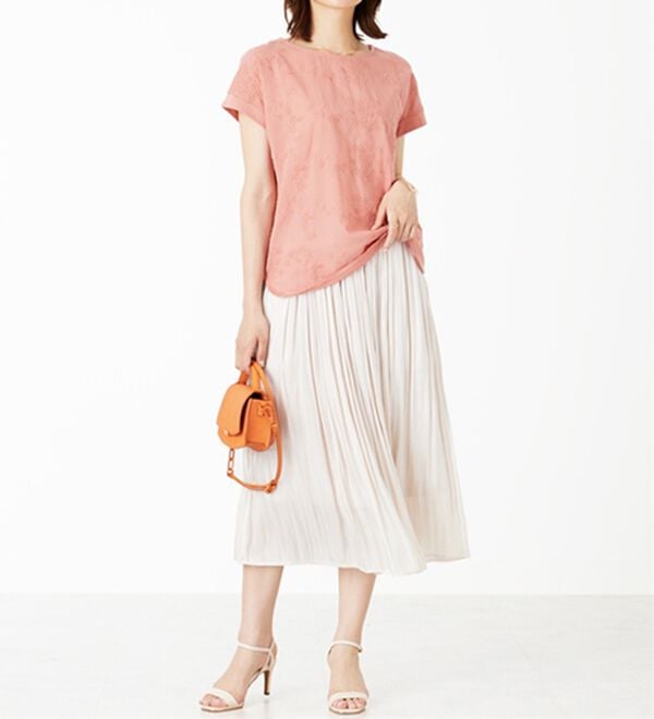 BELLUNA（ベルーナ）の「刺しゅうレース切替プルオーバー（カットソー）」｜詳細画像