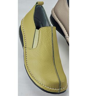 ルフラン（ルフラン）の「柔らかレザーの４Ｅ両サイドゴムシューズ（スニーカー）」｜ライトカーキ