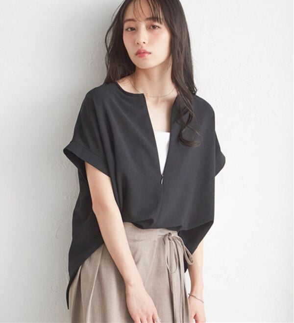 RANAN（ラナン）の「【汗シミ防止】ひんやり&防シワ前後2WAYハーフジップブラウス（ブラウス）」｜詳細画像