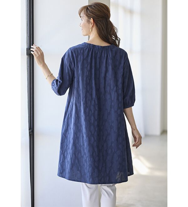 BELLUNA（ベルーナ）の「ナチュラルにお出かけ♪ドット柄チュニックワンピース（チュニックワンピース）」｜詳細画像