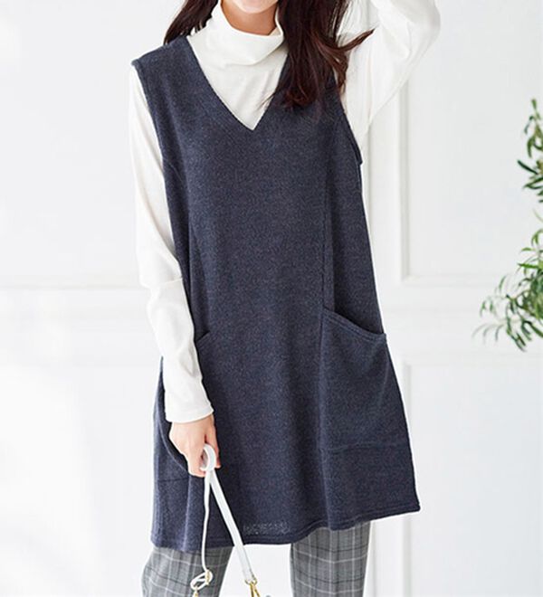 BELLUNA（ベルーナ）の「杢調素材ポケットデザインジャンパードレス（ジャンパースカート）」｜ネイビー