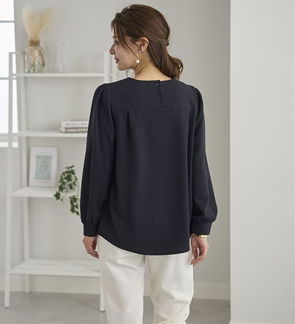 BELLUNA（ベルーナ）の「衿元タックデザインブラウス（ブラウス）」｜詳細画像