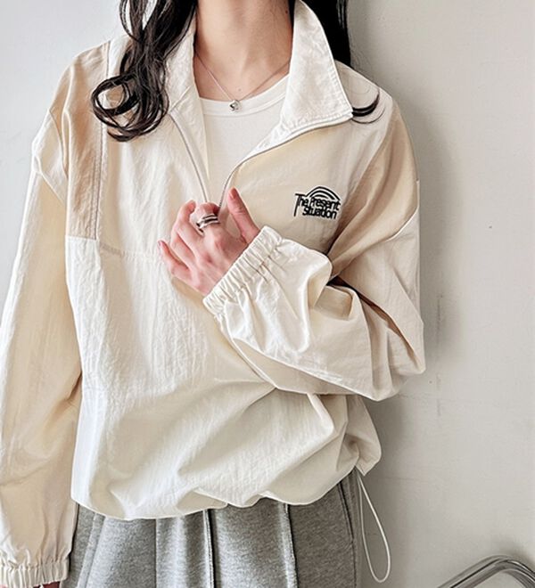 GeeRA（ジーラ）の「ハーフジップ配色ナイロンブルゾン（ブルゾン）」｜ベージュ