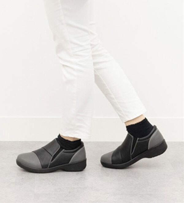 BELLUNA（ベルーナ）の「ゆったり５Ｅ配色美的ラインシューズ（スリッポン）」｜詳細画像