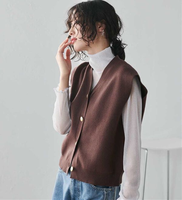 RANAN（ラナン）の「【ムースタッチ】洗える！ゴールド調ボタンニットベスト（ベスト）」｜詳細画像