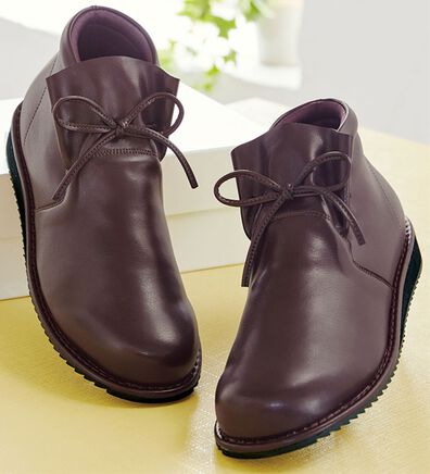 BELLUNA（ベルーナ）の「ゆったり５Ｅ柔らかレザーライクシューズ（フラットシューズ）」