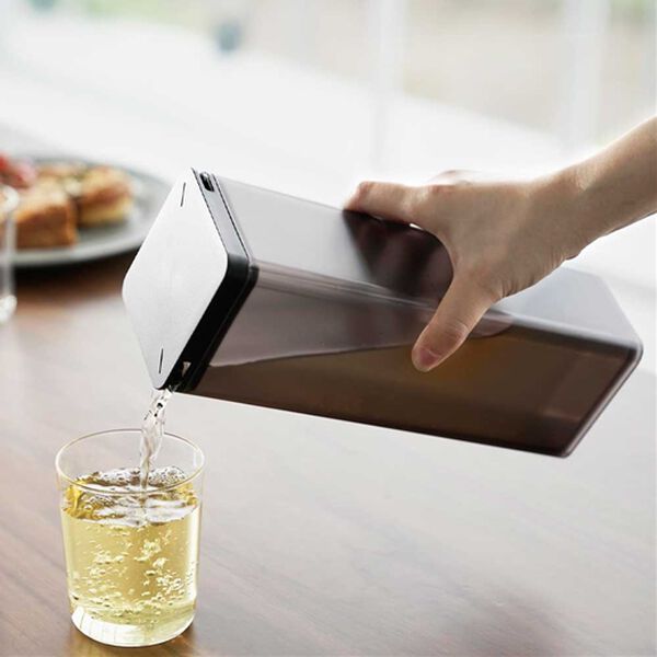 iellio（イエリオ）の「タワー　水はね防止フィルター付両方から注げる冷水筒＜ｔｏｗｅｒ山崎実業＞（その他キッチン用品）」｜詳細画像