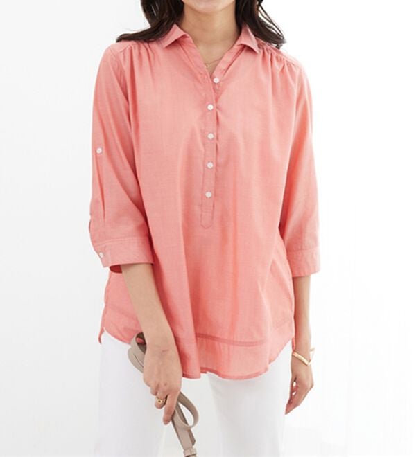 BELLUNA（ベルーナ）の「サラリ綿混！ギャザー使いシャツチュニック（チュニック）」｜コーラル