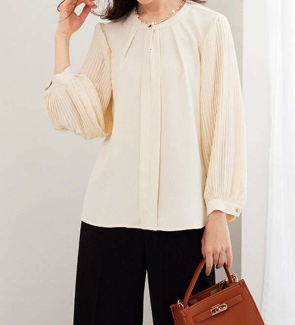 BELLUNA（ベルーナ）の「＜セレモニースタイル＞袖プリーツデザインブラウス（ブラウス）」｜詳細画像