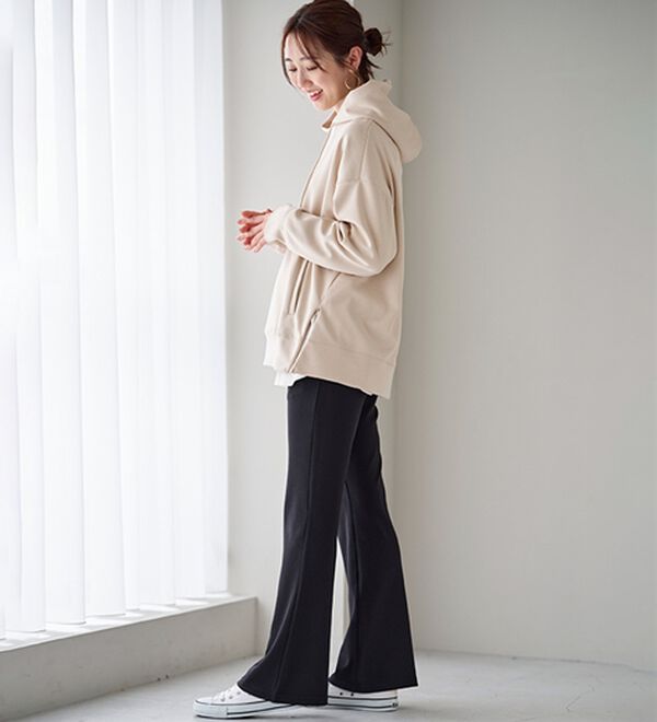 BELLUNA（ベルーナ）の「シュッと体型カバー！ジャストフィットフレアーパンツ（フルレングスパンツ）」｜詳細画像