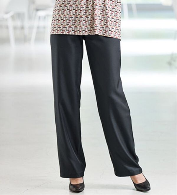 BELLUNA（ベルーナ）の「花粉が付きにくい！静電防止ドレープパンツ（フルレングスパンツ）」｜黒