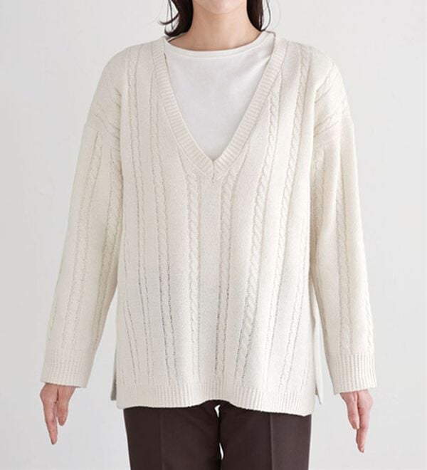 Pierrot（ピエロ）の「ケーブル柄深Ｖネックニット（ニット・セーター）」｜詳細画像