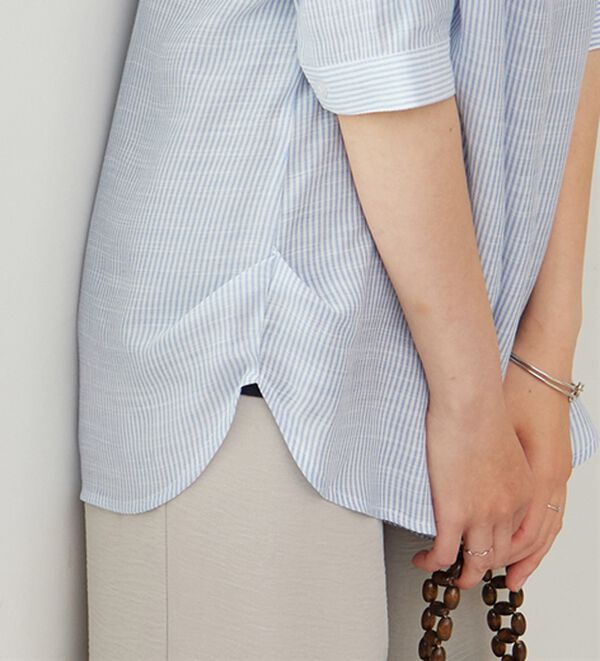 BELLUNA（ベルーナ）の「【シャツ+インナーのセット】スラブ素材ボタン使い裾タックシャツアンサンブル（アンサンブル）」｜詳細画像