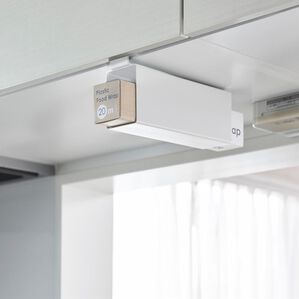 iellio（イエリオ）の「タワー　戸棚下ラップホルダー＜ｔｏｗｅｒ山崎実業＞（その他キッチン用品）」｜ホワイト