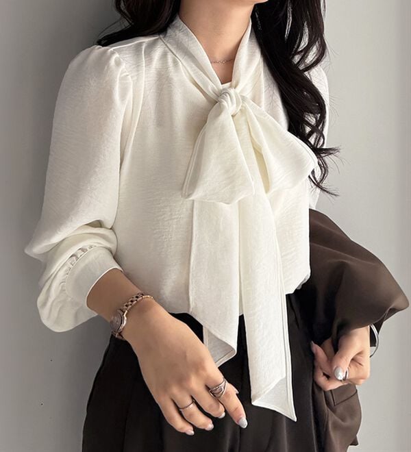 RANAN（ラナン）の「【UV・イージーケア機能付】ボウタイリボンブラウス（ブラウス）」｜詳細画像
