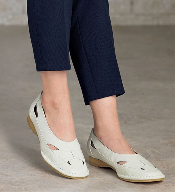 ルフラン（ルフラン）の「涼しげカットワークのカジュアルパンプス（パンプス）」｜詳細画像