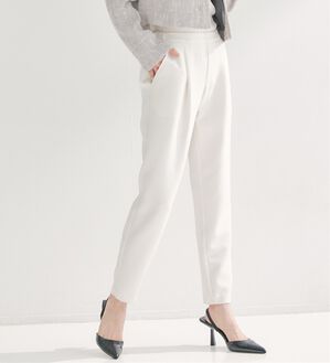 RANAN（ラナン）の「【選べる股下】美脚シルエットタックパンツ（股下６１・６５ｃｍ）（フルレングスパンツ）」｜オフホワイト