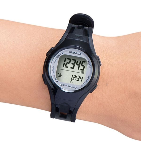 「時計合わせ不要の電波ウォッチ万歩計（その他美容・健康機器）」｜詳細画像