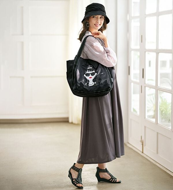 BELLUNA（ベルーナ）の「煌めくスパンコールビジューサンダル（サンダル・ミュール）」｜詳細画像