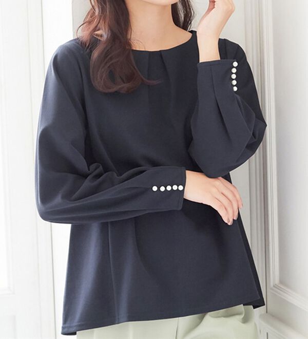 alotta（アロッタ）の「袖パール調ボタン付きタックブラウス（ブラウス）」｜詳細画像