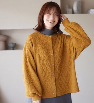 Viola e Viola（ヴィオラ エ ヴィオラ）の「ふかふか三角キルトカーデ（その他カーディガン）」｜マスタード