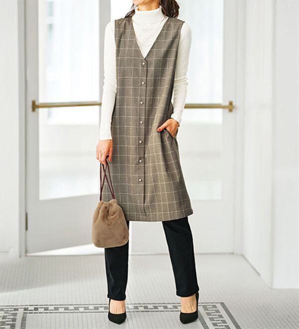 BELLUNA（ベルーナ）の「ウール調素材パールボタン使いジャンパードレス（ジャンパースカート）」｜詳細画像