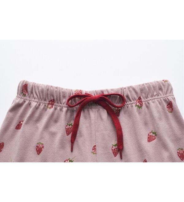 YU'NOW（ユナウ）の「ラグランスリーブＴシャツ＆ショートパンツセット（パジャマ・ルームウェア）」｜詳細画像