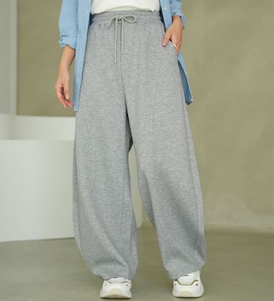 A HAPPY MARILYN（アハッピーマリリン）の「【Ｌ～６Ｌ】着ぶくれ回避のダンボール素材 ２丈から選べる カーブパンツ（ワイドパンツ・ガウチョ）」