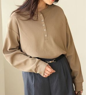 A HAPPY MARILYN（アハッピーマリリン）の「【大きいサイズ】【Ｌ～８Ｌ】着心地さらり　エアドライワッフルヘンリーネックロンＴ（Tシャツ）」｜ベージュ