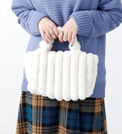 BELLUNA（ベルーナ）の「ボア素材２ＷＡＹトートバッグ（その他バッグ）」