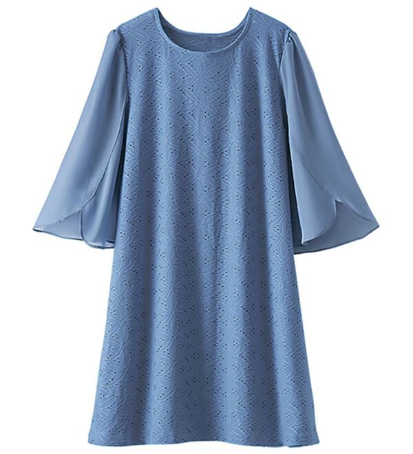 BELLUNA（ベルーナ）の「【体型カバー】花柄カットソーレース袖切替デザインチュニック（チュニック）」｜ブルー
