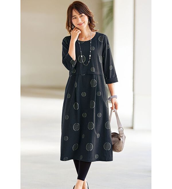 BELLUNA（ベルーナ）の「【２枚組】綿１００％素材切替デザインドットワンピース（チュニック）」｜詳細画像