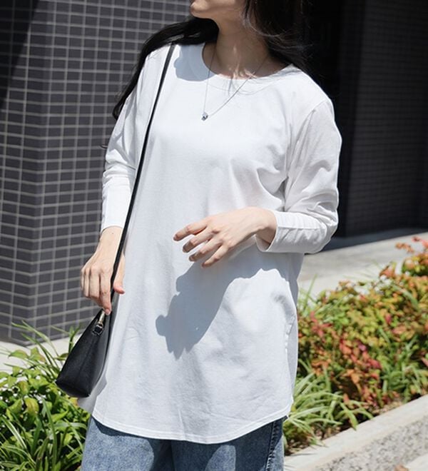A HAPPY MARILYN（アハッピーマリリン）の「【大きいサイズ】【Ｌ～８Ｌ】綿１００％裾フレア万能ロングＴシャツ（Tシャツ）」｜オフ