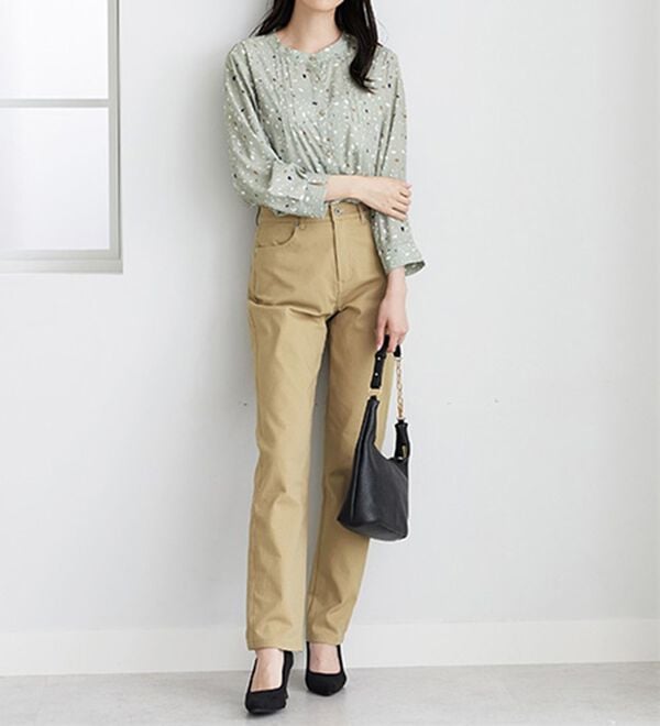 BELLUNA（ベルーナ）の「静電防止！蓄熱綿サテンストレッチカラーパンツ（フルレングスパンツ）」｜詳細画像