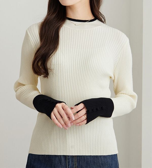 GeeRA（ジーラ）の「配色デザインくるみボタン付リブニット（ニット・セーター）」｜詳細画像