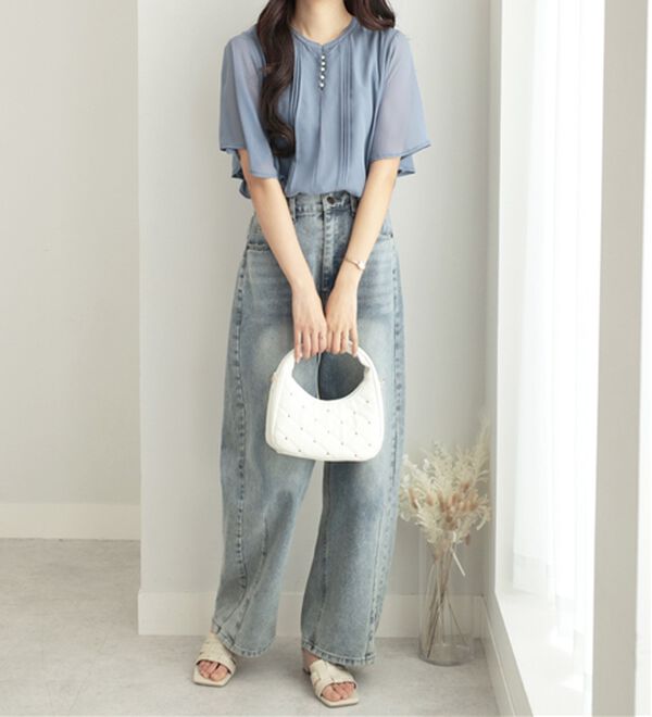 alotta（アロッタ）の「ピンタックパールボタンデザインブラウス（ブラウス）」｜詳細画像