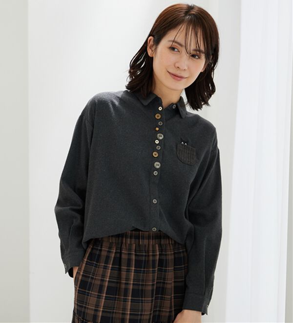 BELLUNA（ベルーナ）の「アニマル刺しゅう多ボタンデザインブラウス（ブラウス）」｜詳細画像