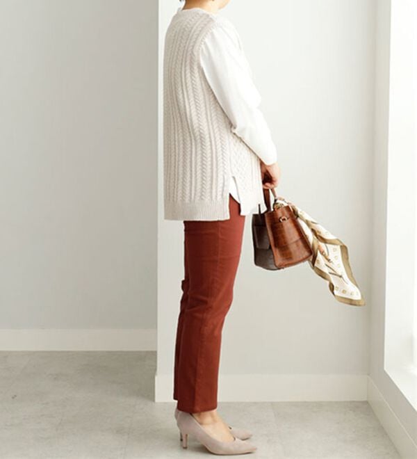 BELLUNA（ベルーナ）の「スリットデザインケーブル柄ニットベスト（ベスト）」｜詳細画像