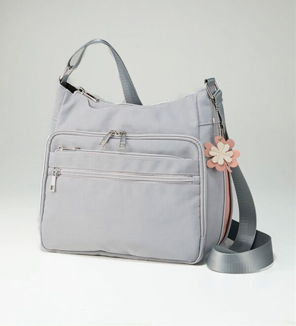 BELLUNA（ベルーナ）の「拡張機能付多収納ショルダー（ショルダーバッグ）」｜詳細画像