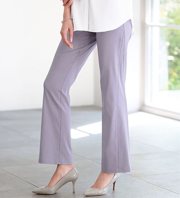 BELLUNA（ベルーナ）の「美脚見せ！冷感ストレッチフレアパンツ（フルレングスパンツ）」｜パープルグレー