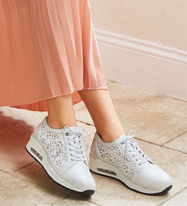 ルフラン（ルフラン）の「４Ｅフラワーレーススニーカー（スニーカー）」｜詳細画像