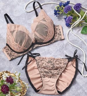 YU'NOW（ユナウ）の「ｔｏ　ｍｅｅブラ＆ショーツ（ブラジャー＆ショーツセット）」｜ブラック／ピンク