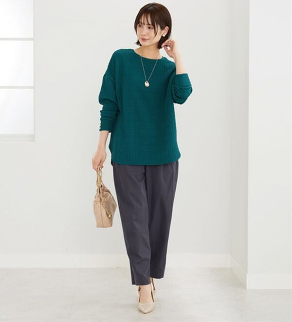 BELLUNA（ベルーナ）の「ジャカード素材袖ボタン使いゆったりプルオーバー（カットソー）」｜詳細画像