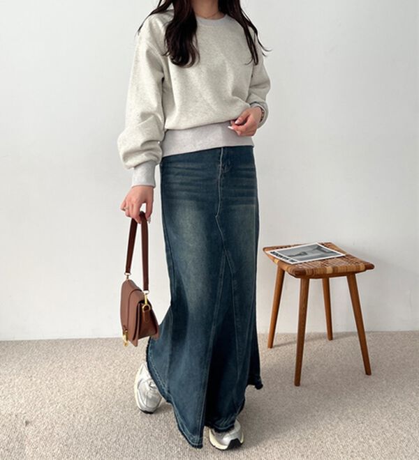 GeeRA（ジーラ）の「スタッズスウェット（トレーナー・スウェット）」｜詳細画像