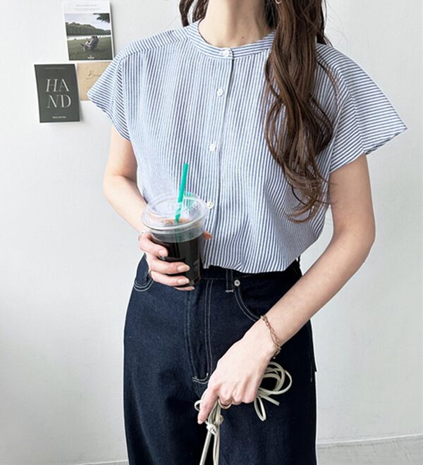 GeeRA（ジーラ）の「綿タッチフレンチスリーブブラウス（ブラウス）」｜ブルー系ストライプ