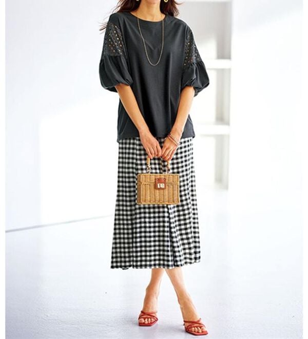 BELLUNA（ベルーナ）の「ボリューム袖レース切替プルオーバー（カットソー）」｜詳細画像