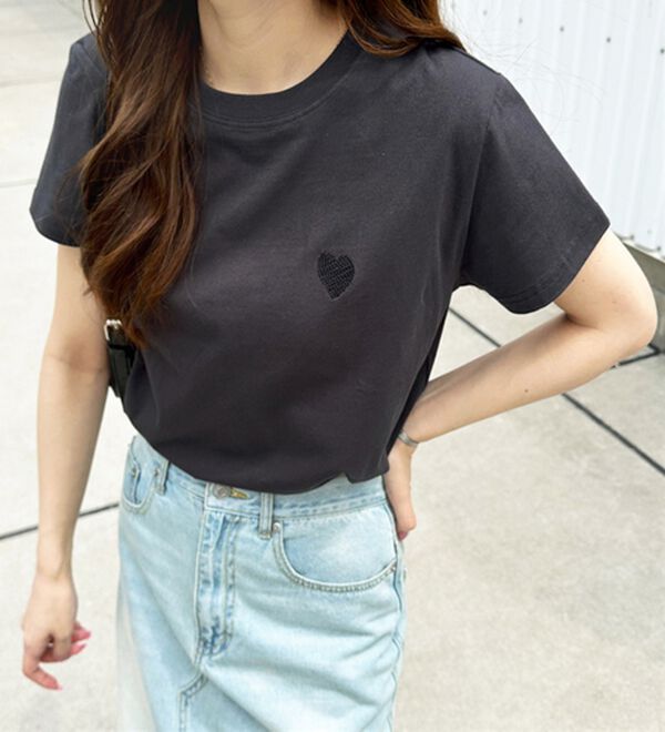 GeeRA（ジーラ）の「綿１００％アソート１ポイント刺しゅうＴシャツ（カットソー）」｜詳細画像